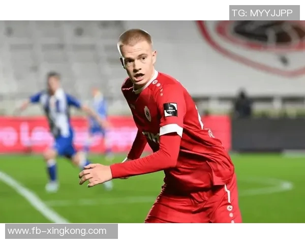 斯米特宣布将在阿尔克马尔效力半年至一年半后转会海外